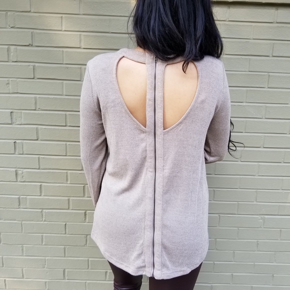 Doe & Rae Tops - 🌟Host Pick 9/30/18🌟 Taupe Sweater w/Zipper Back